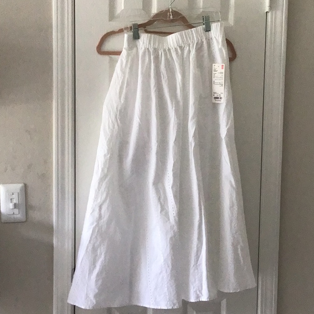 Uniqlo White Pleated A-Line Midi Skirt